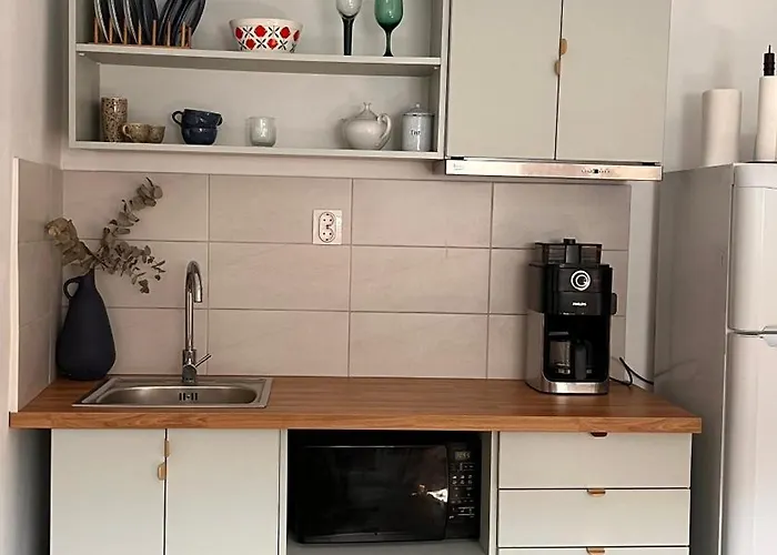 Bc14 Cosy Sunlit 布加勒斯特