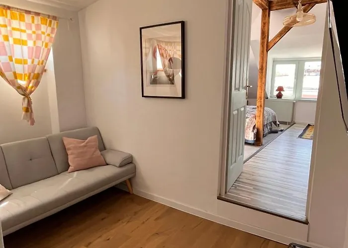 Bc14 Cosy Sunlit 부쿠레슈티